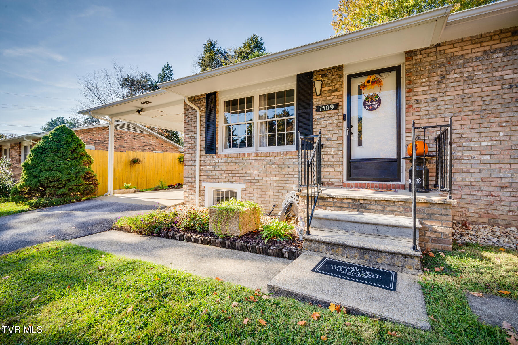 1509 Stratford Road Kingsport, TN 37664 - Photo 4 of 41 004