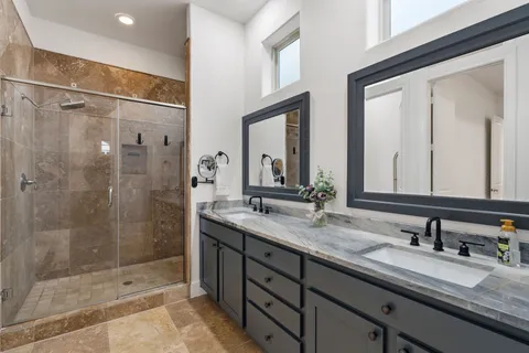 $384,000 | 8726 Kempwood Drive, Houston, TX 77080