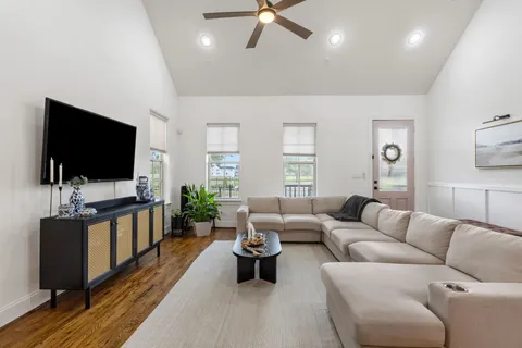 $384,000 | 8726 Kempwood Drive, Houston, TX 77080