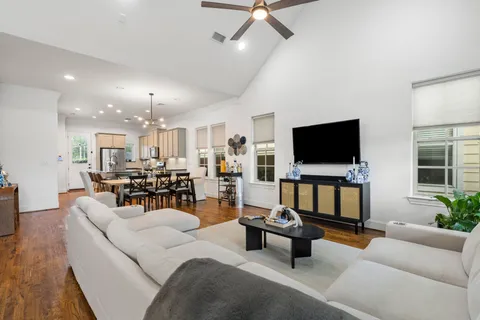 $384,000 | 8726 Kempwood Drive, Houston, TX 77080