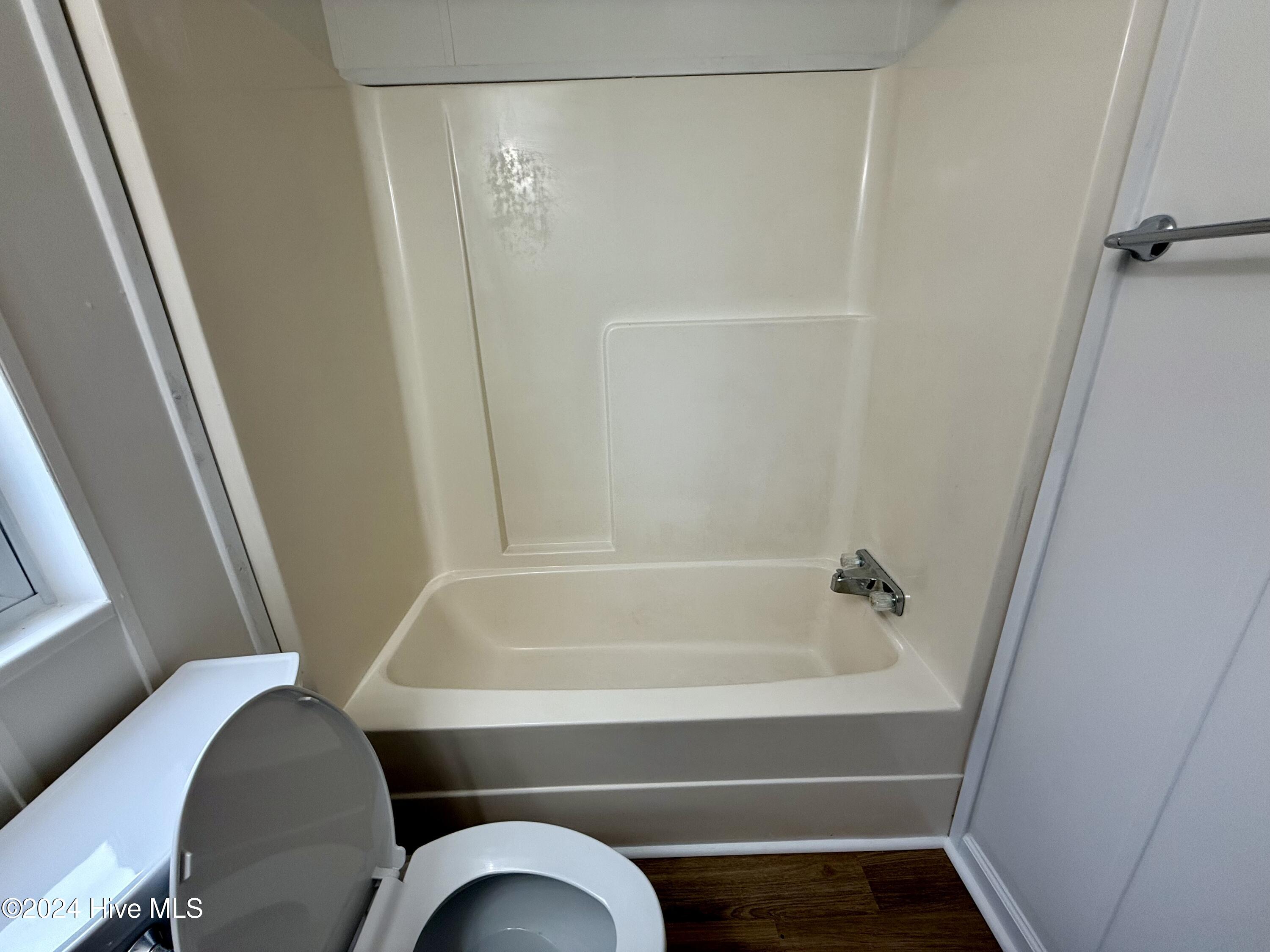 930 Willis Neck Road Vanceboro, NC 28586 - Photo 21 of 28 Guest bathroom