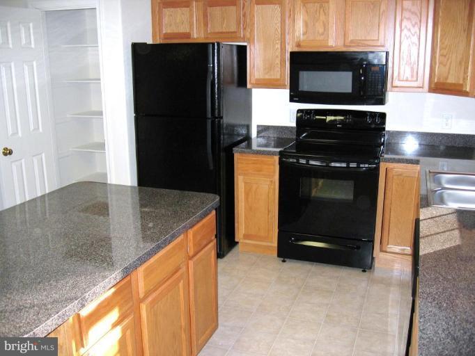 98 Quarry Road Stafford, VA 22554 - Photo 2 of 16 Kitchen