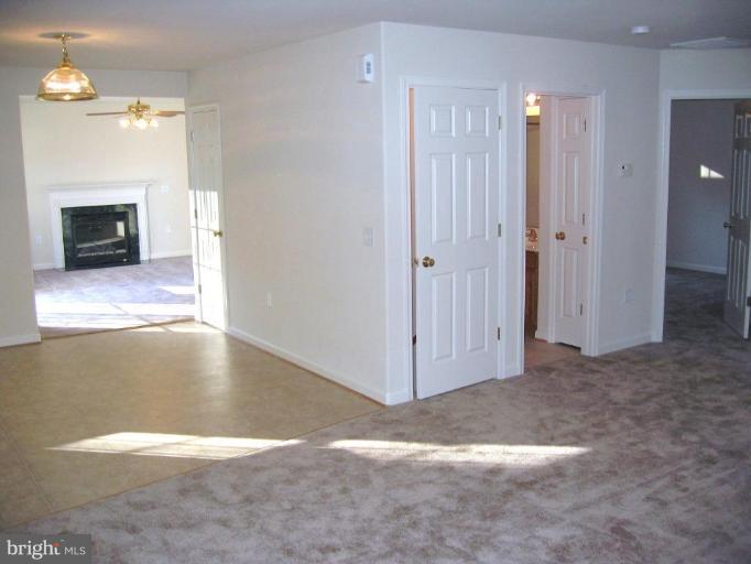 98 Quarry Road Stafford, VA 22554 - Photo 4 of 16 Living Room
