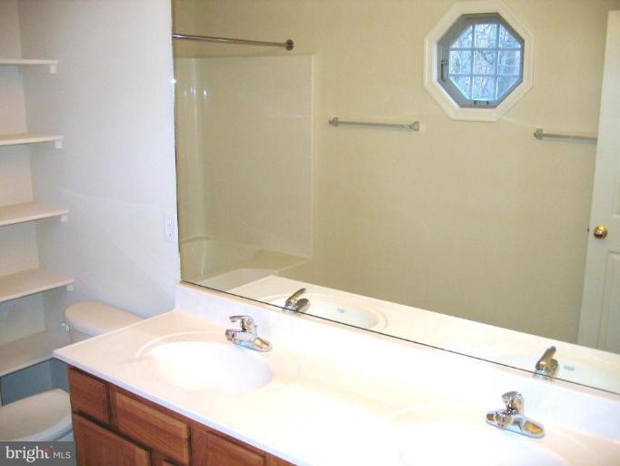 98 Quarry Road Stafford, VA 22554 - Photo 9 of 16 Master Bath #2