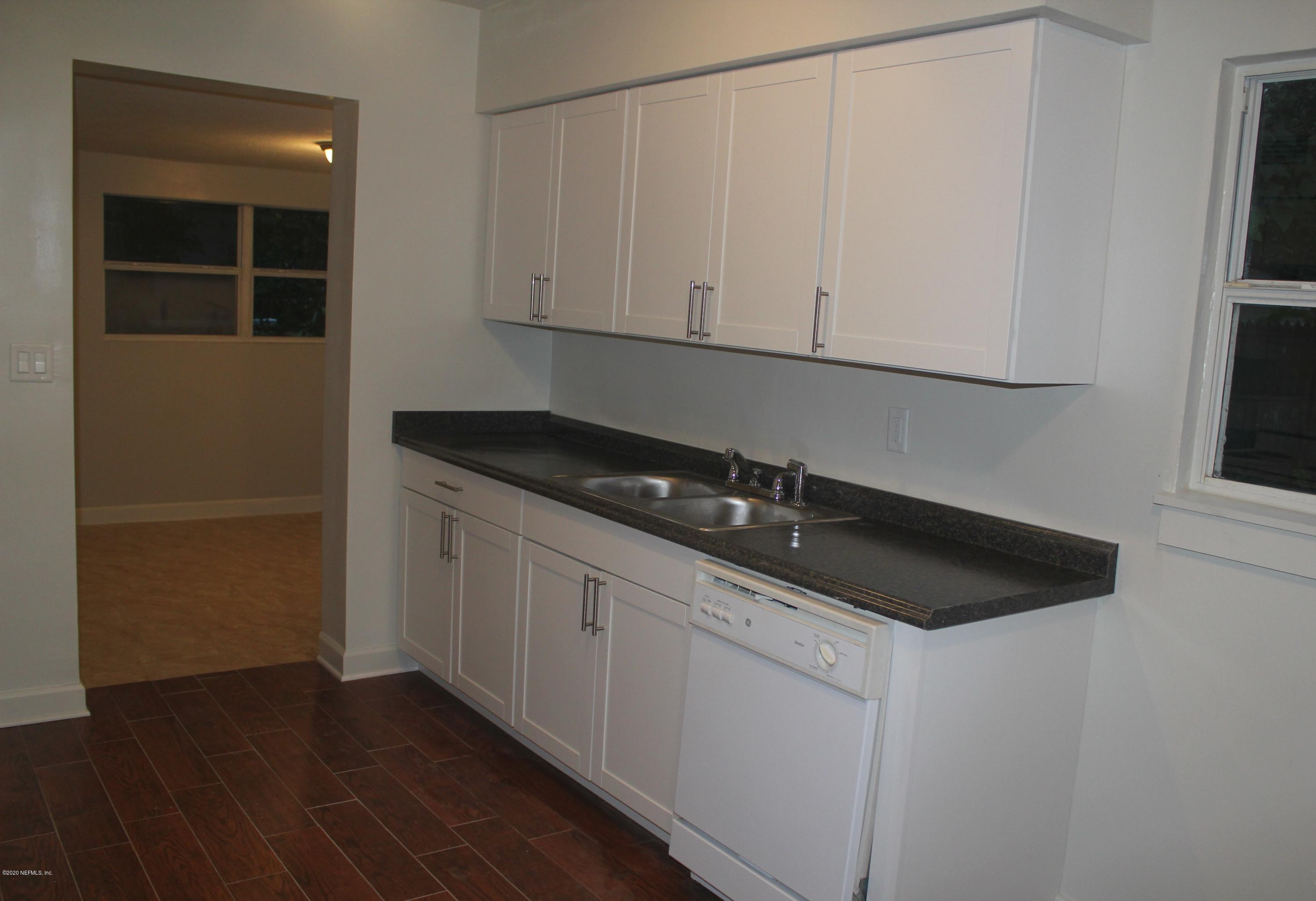 6915 King Arthur Road Jacksonville, FL 32211 - Photo 15 of 17 95KitchenB