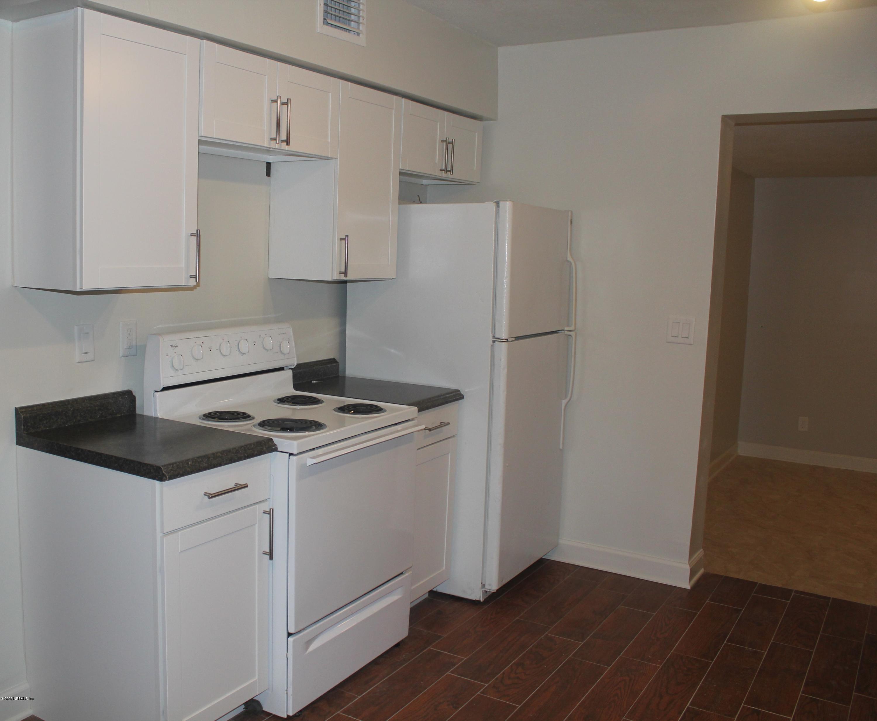 6915 King Arthur Road Jacksonville, FL 32211 - Photo 16 of 17 96KitchenC