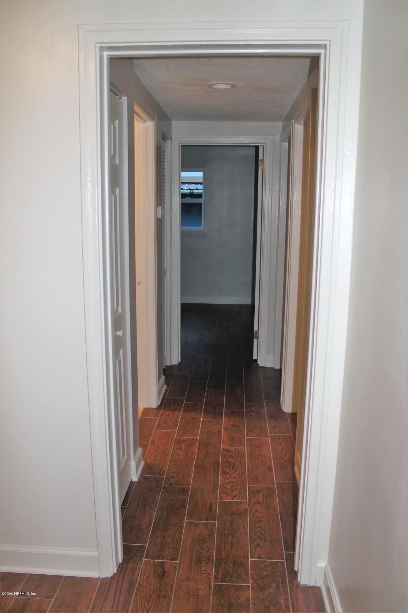 6915 King Arthur Road Jacksonville, FL 32211 - Photo 17 of 17 97Hallway