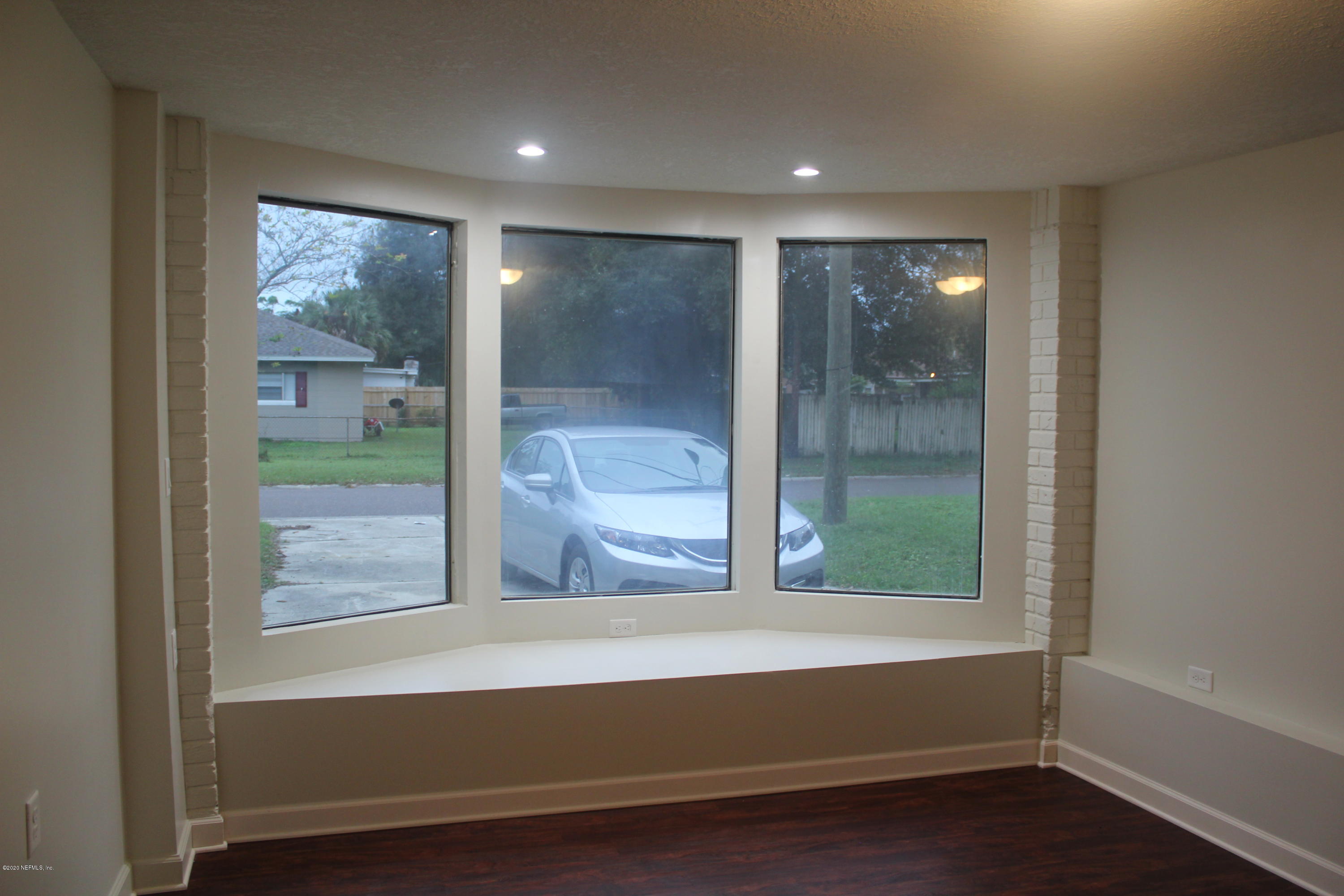 6915 King Arthur Road Jacksonville, FL 32211 - Photo 3 of 17 2media-livingA