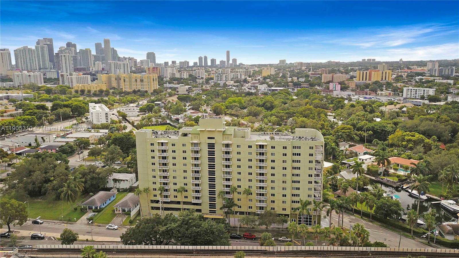 816 Northwest 11th Street, Unit 610 Miami, FL 33136 - Photo 26 of 28 a view of a city