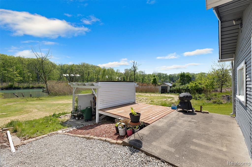 22827 Meridian Road Grosse Ile, MI 48138 - Photo 14 of 44