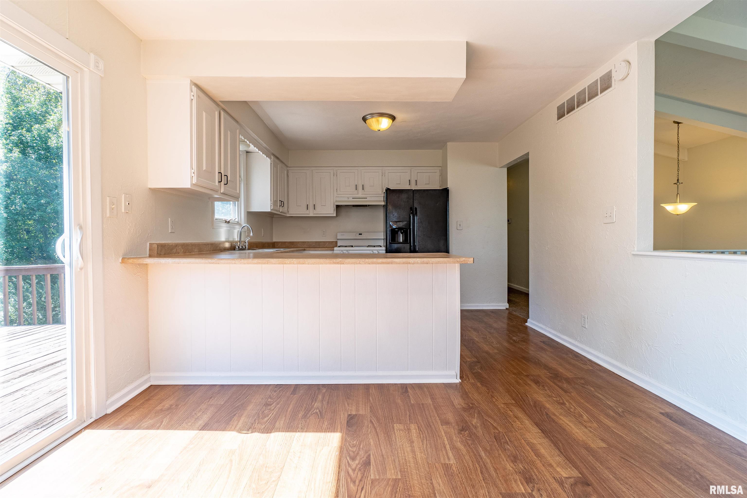 9702 West Whittingham Point Mapleton, IL 61547 - Photo 8 of 35