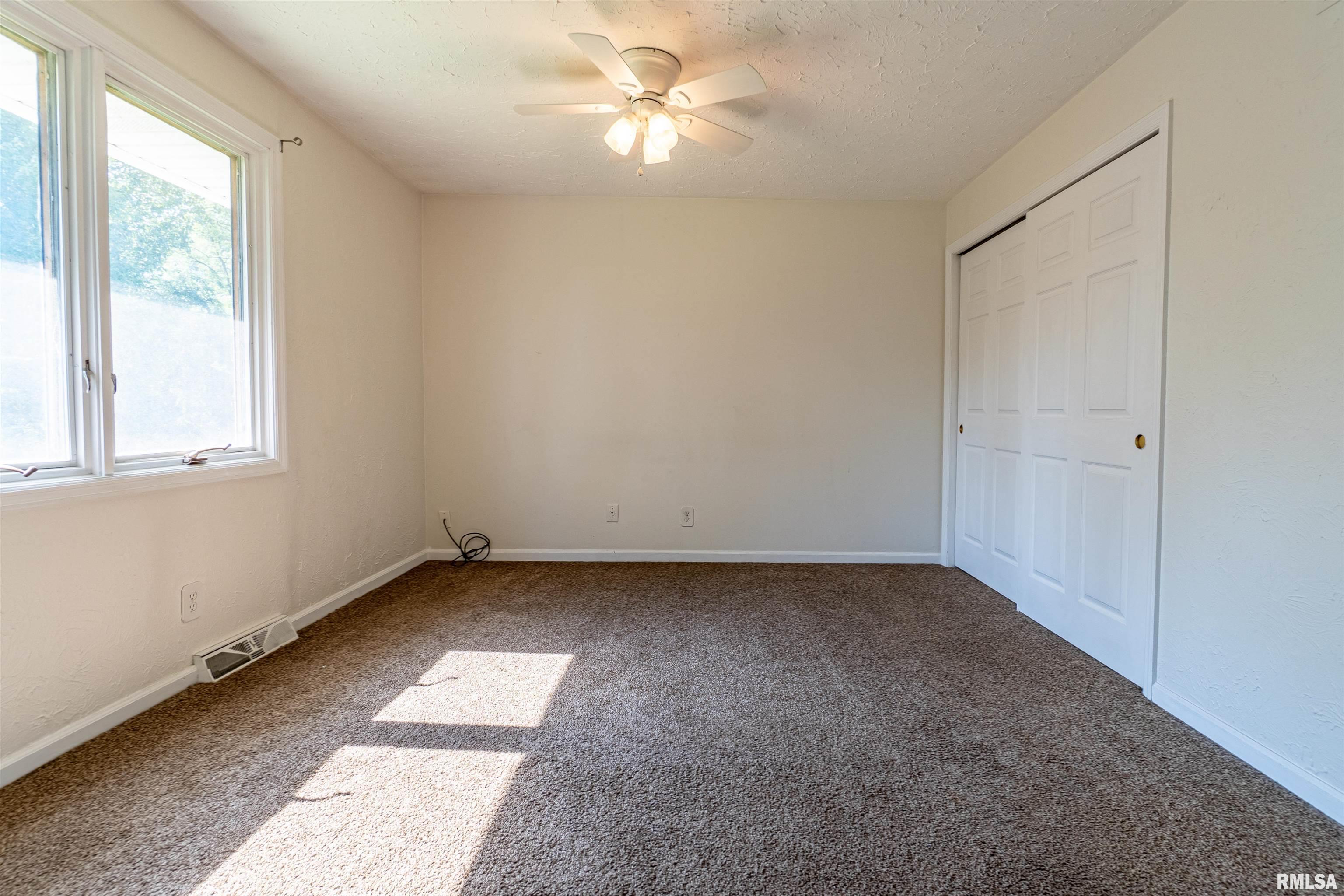 9702 West Whittingham Point Mapleton, IL 61547 - Photo 10 of 35