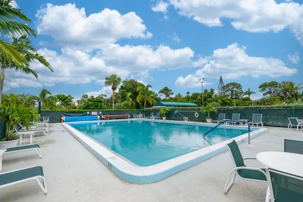 $187,000 | 2950 Southeast Ocean Boulevard, Unit 1196, Stuart, FL 34996