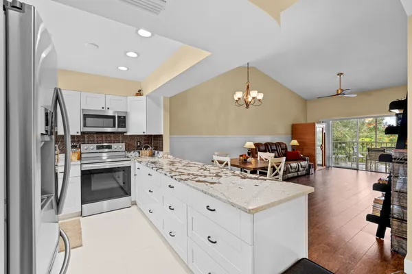 $187,000 | 2950 Southeast Ocean Boulevard, Unit 1196, Stuart, FL 34996