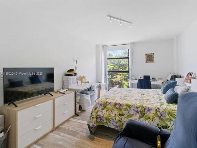 $605,000 | 2501 Brickell Avenue, Unit 307, Miami, FL 33129