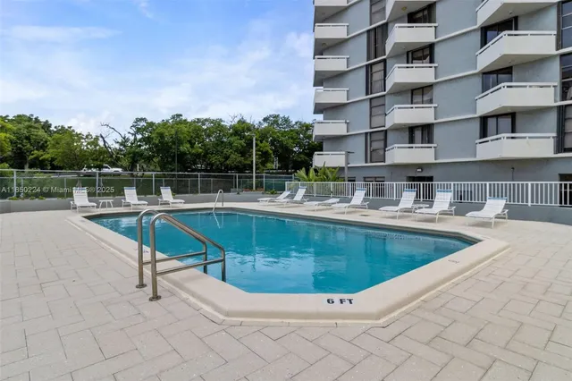 $605,000 | 2501 Brickell Avenue, Unit 307, Miami, FL 33129