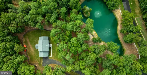 an aerial view of a yard