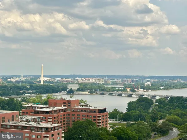 $1,000,000 | 1600 North Oak Street, Unit 1812, Arlington, VA 22209