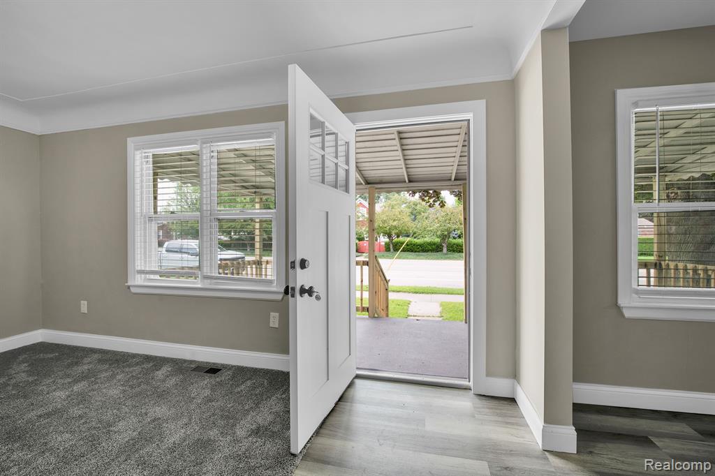 17724 Martin Road Roseville, MI 48066 - Photo 6 of 32 Gallery Image 6