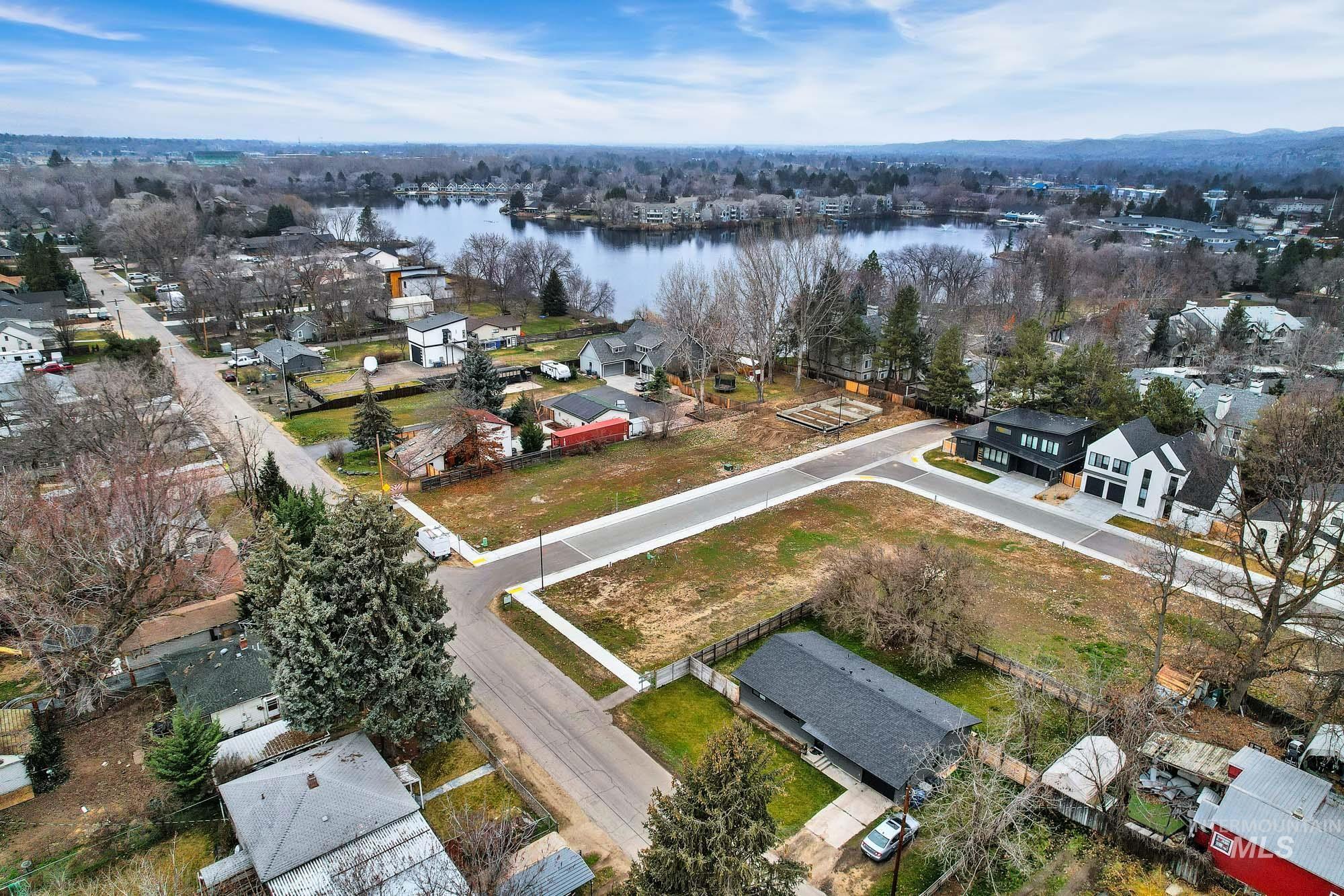 3002 North Water Run Lane Boise, ID 83703 - Photo 10 of 12