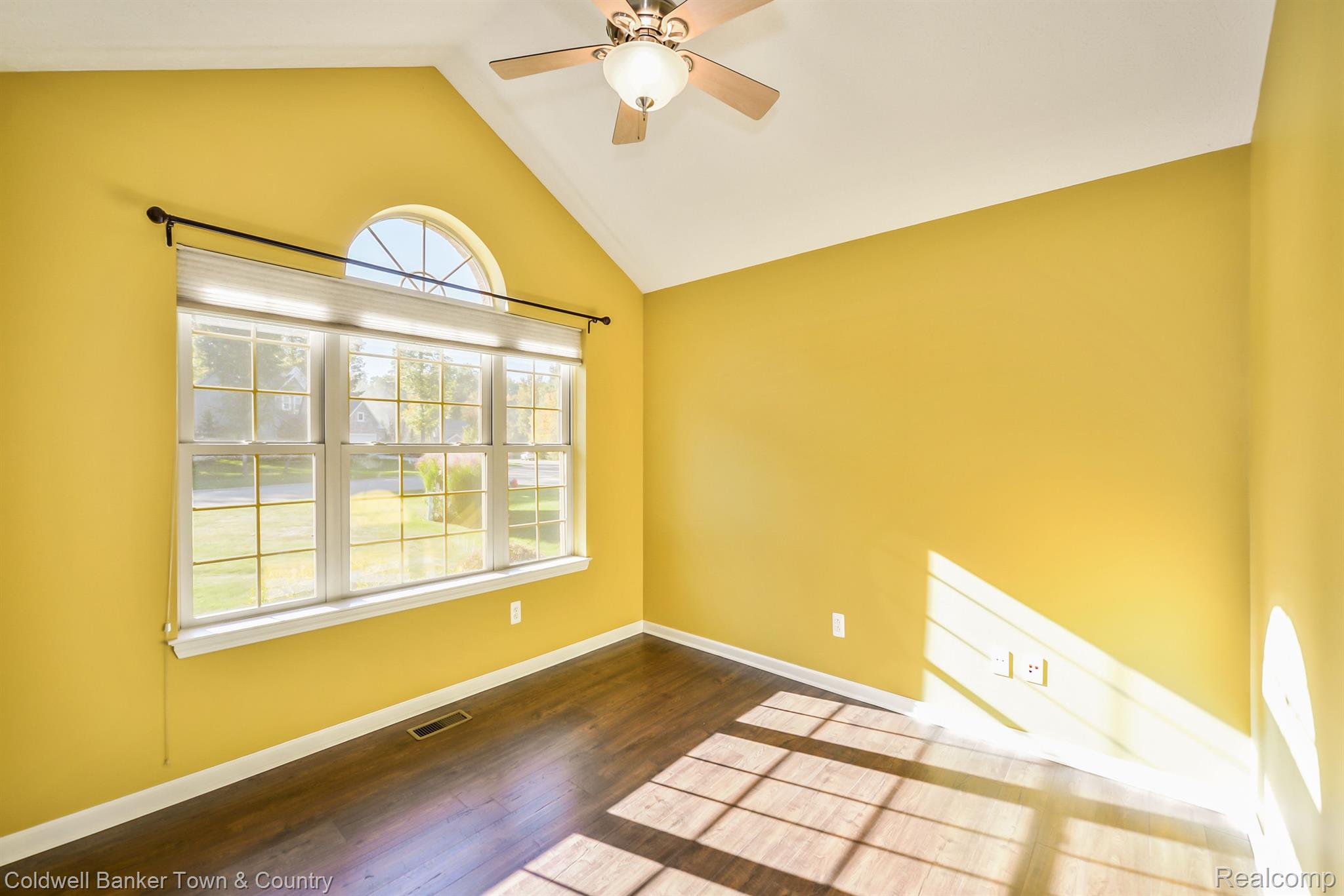 213 Slider Avenue Howell, MI 48843 - Photo 27 of 64 Office area