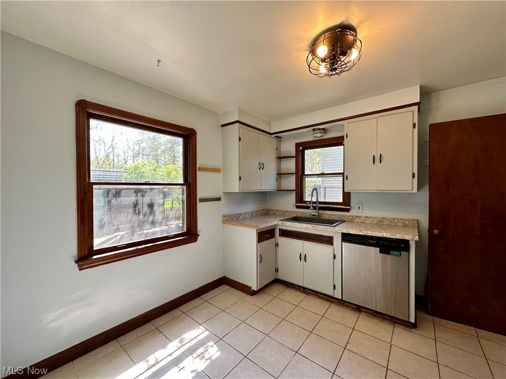 4534 East Berwald Road Cleveland, OH 44121 - Photo 11 of 35 Gallery Image 11