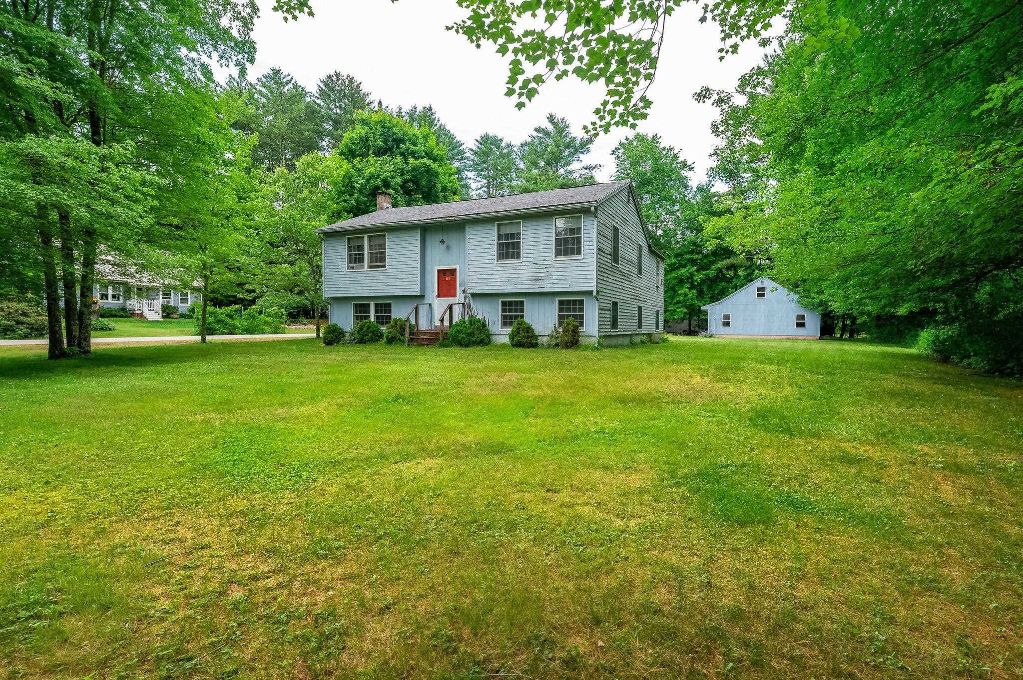 89 Oak Street Rochester, NH 03839 - Photo 2 of 34