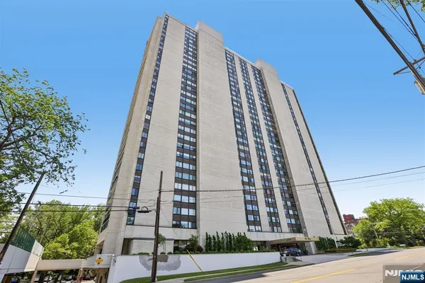 $749,000 | 1500 Palisade Avenue, Unit 18C, Fort Lee, NJ 07024