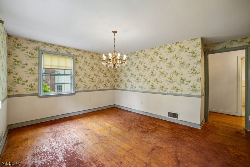 137 Beekman Road Summit, NJ 07901 - Photo 11 of 44