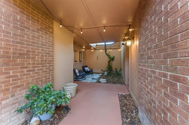 a view of a pathway both side of building