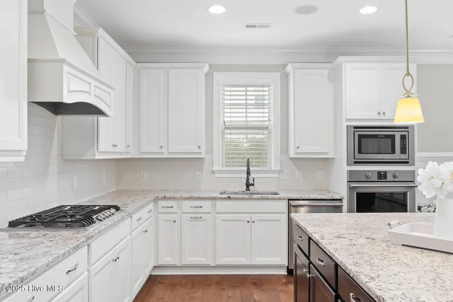 $747,400 | 9385 Fallen Pear Lane Northeast, Leland, NC 28451