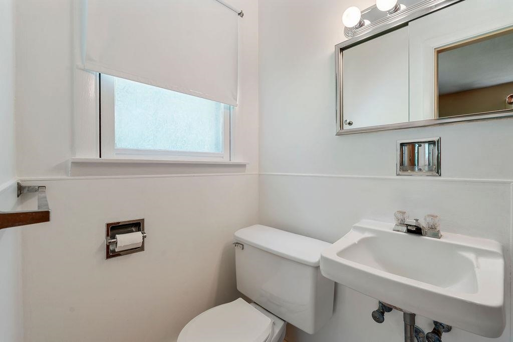66 Post Road North Hampton, NH 03862 - Photo 17 of 36