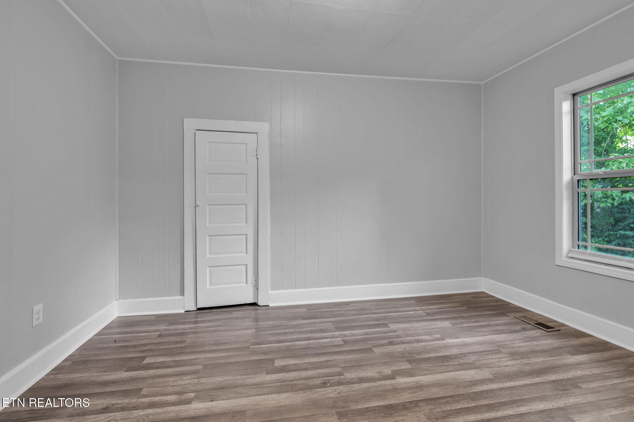 813 South Main Street Rocky Top, TN 37769 - Photo 17 of 17 12-web-or-mls-813 Main Street-5635