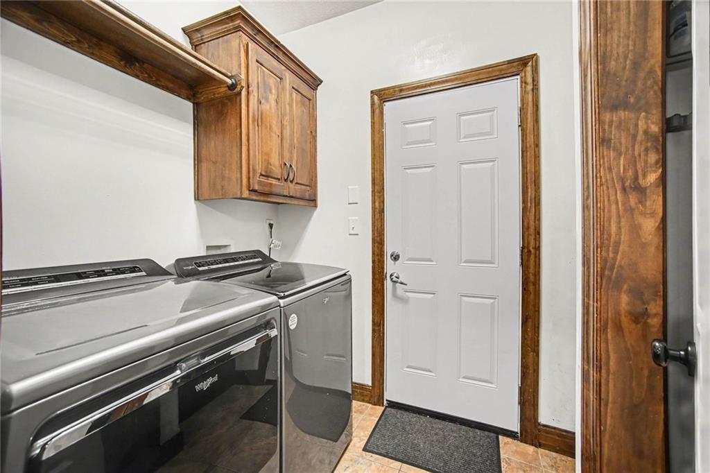 3221 South Mize Ridge Court Independence, MO 64057 - Photo 9 of 34