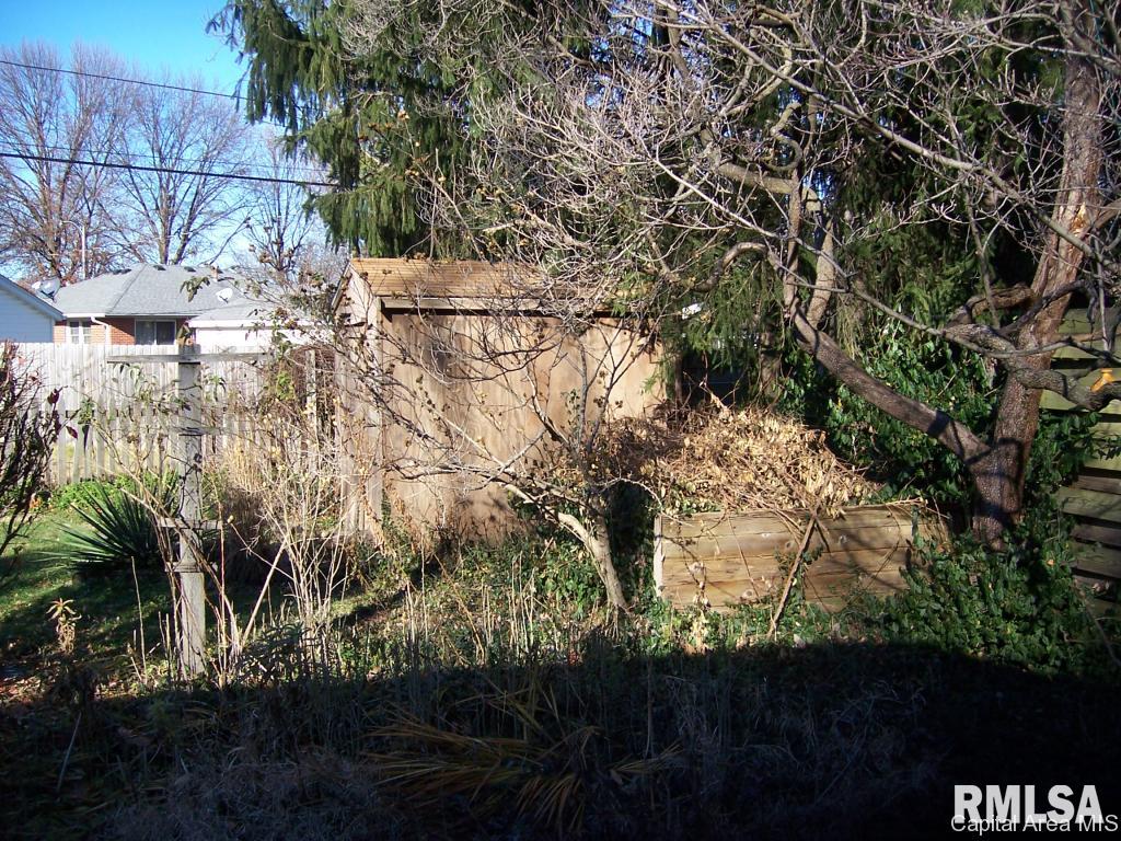 2215 West Lawrence Avenue Springfield, IL 62704 - Photo 22 of 23 Gallery Image 22