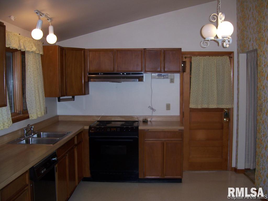 2215 West Lawrence Avenue Springfield, IL 62704 - Photo 5 of 23 Gallery Image 5