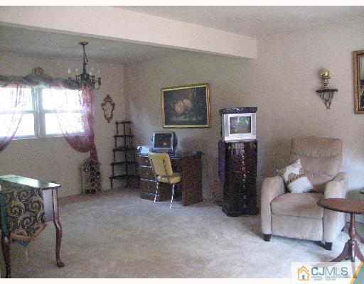 35 University Road East Brunswick, NJ 08816 - Photo 2 of 8 Gallery Image 2