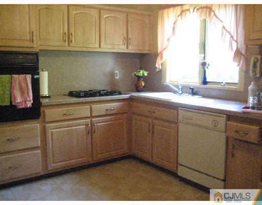 35 University Road East Brunswick, NJ 08816 - Photo 3 of 8 Gallery Image 3