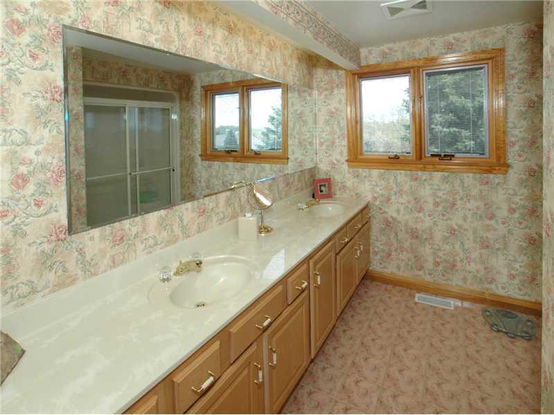 222 Seanor Road Irwin, PA 15642 - Photo 20 of 23 Full Bath.