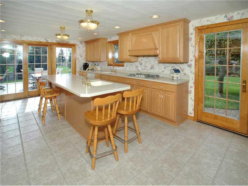 222 Seanor Road Irwin, PA 15642 - Photo 3 of 23 Kitchen.
