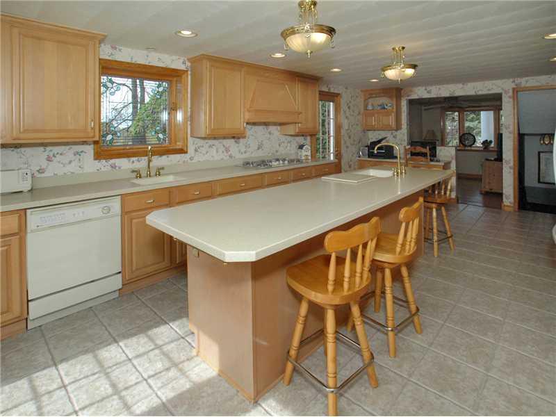 222 Seanor Road Irwin, PA 15642 - Photo 4 of 23 Kitchen.