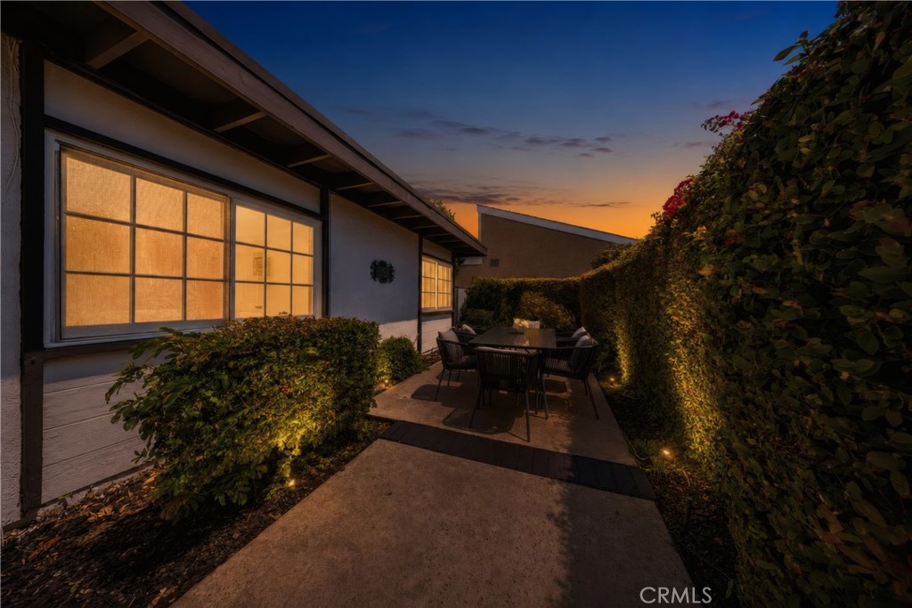 19421 Sierra Lago Road Irvine, CA 92603 - Photo 5 of 55