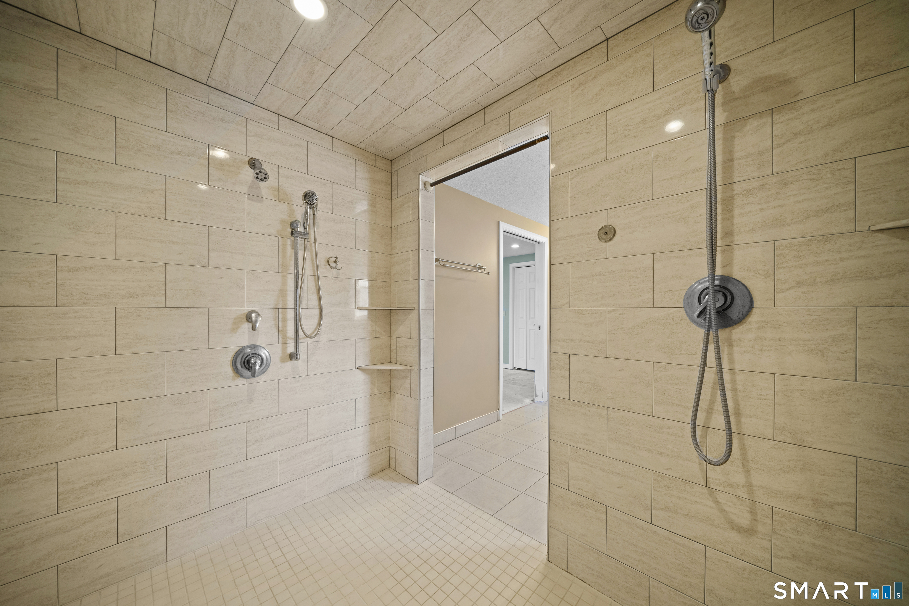 30 Jackson Street Windsor Locks, CT 06096 - Photo 11 of 38