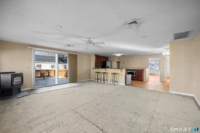 $327,900 | 30 Jackson Street, Windsor Locks, CT 06096