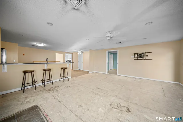 $327,900 | 30 Jackson Street, Windsor Locks, CT 06096