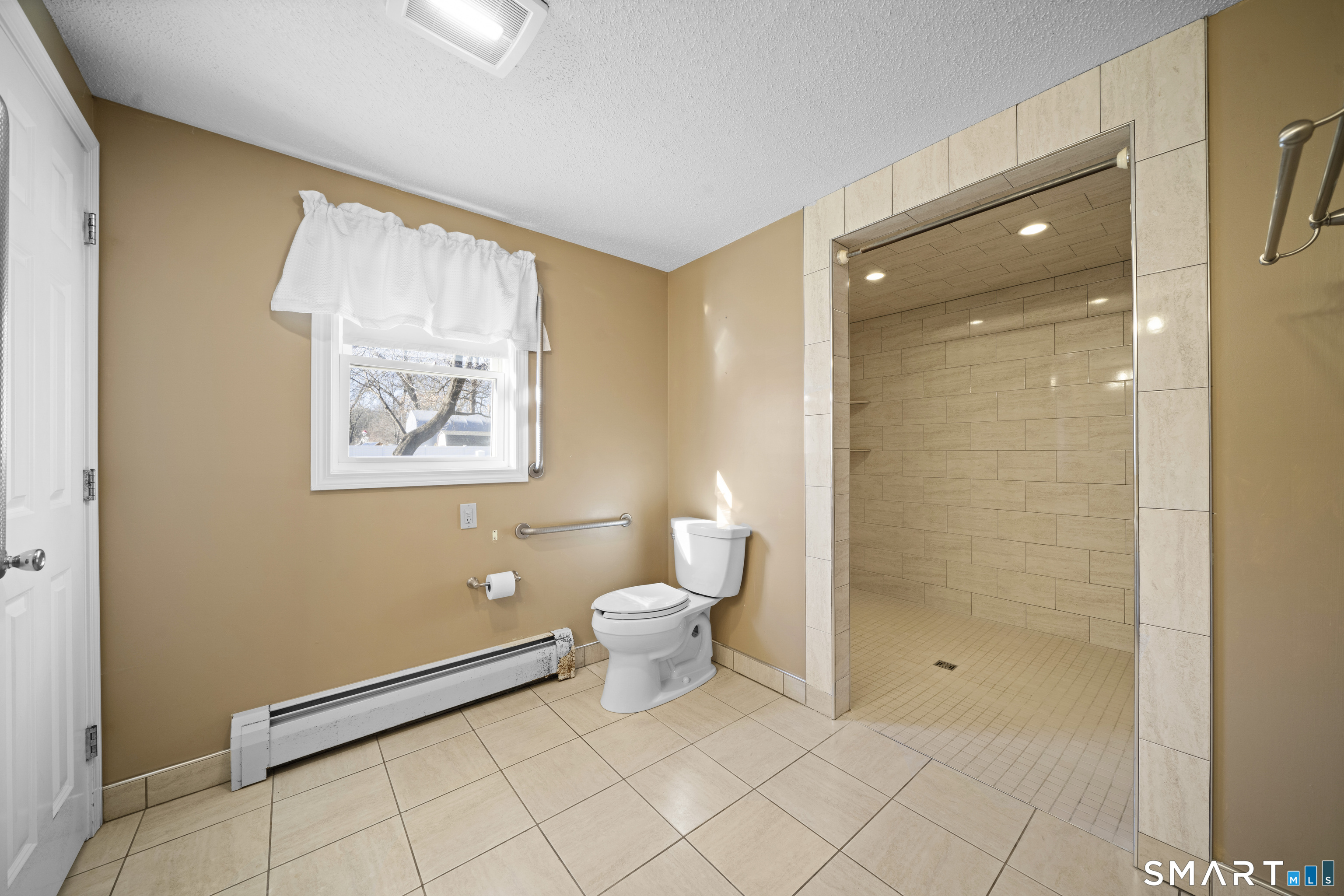 30 Jackson Street Windsor Locks, CT 06096 - Photo 10 of 38