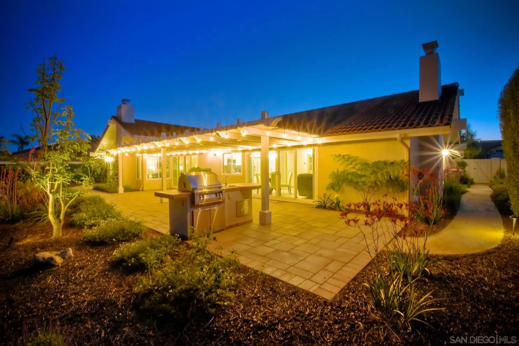 17533 St Andrews Drive Poway, CA 92064 - Photo 51 of 56 a view of an indoor swimming pool