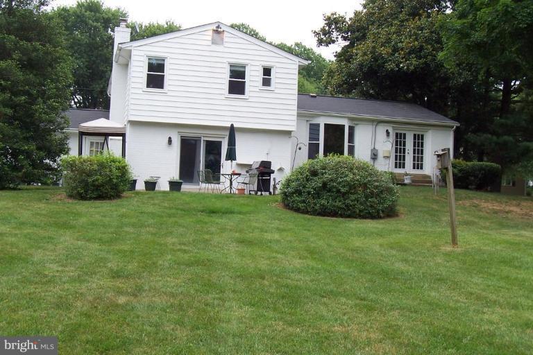 414 Course Street Northeast Vienna, VA 22180 - Photo 2 of 22 Exterior #2