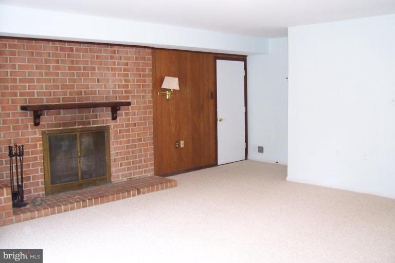 414 Course Street Northeast Vienna, VA 22180 - Photo 12 of 22 Family Room #3