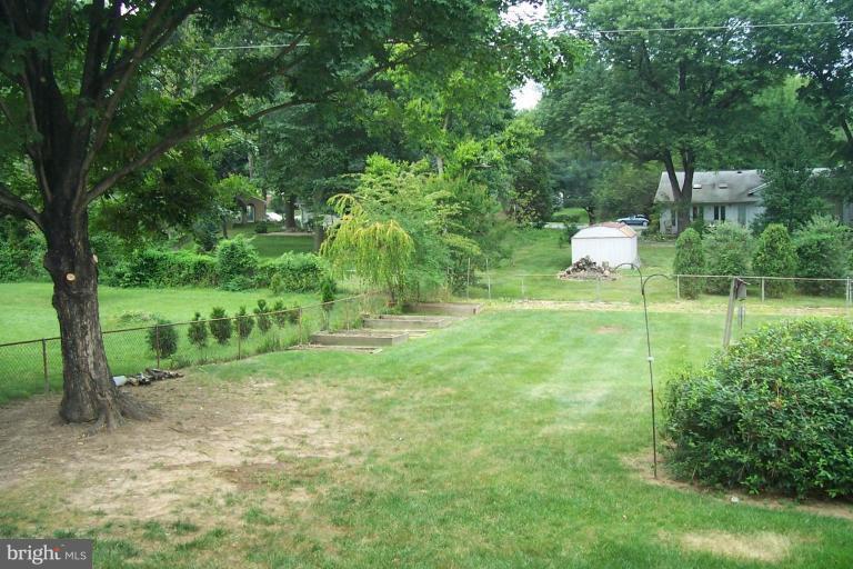 414 Course Street Northeast Vienna, VA 22180 - Photo 21 of 22 Exterior #3